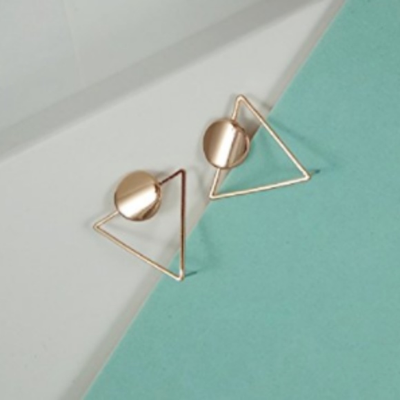 Geometric Triangle and Circular Design Earring - Picture 5 of 6